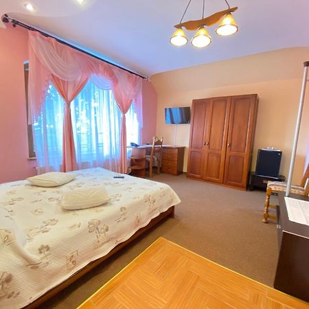 Pensiunea Crocus - Sauna & Billiard Poiana Brasov Bagian luar foto