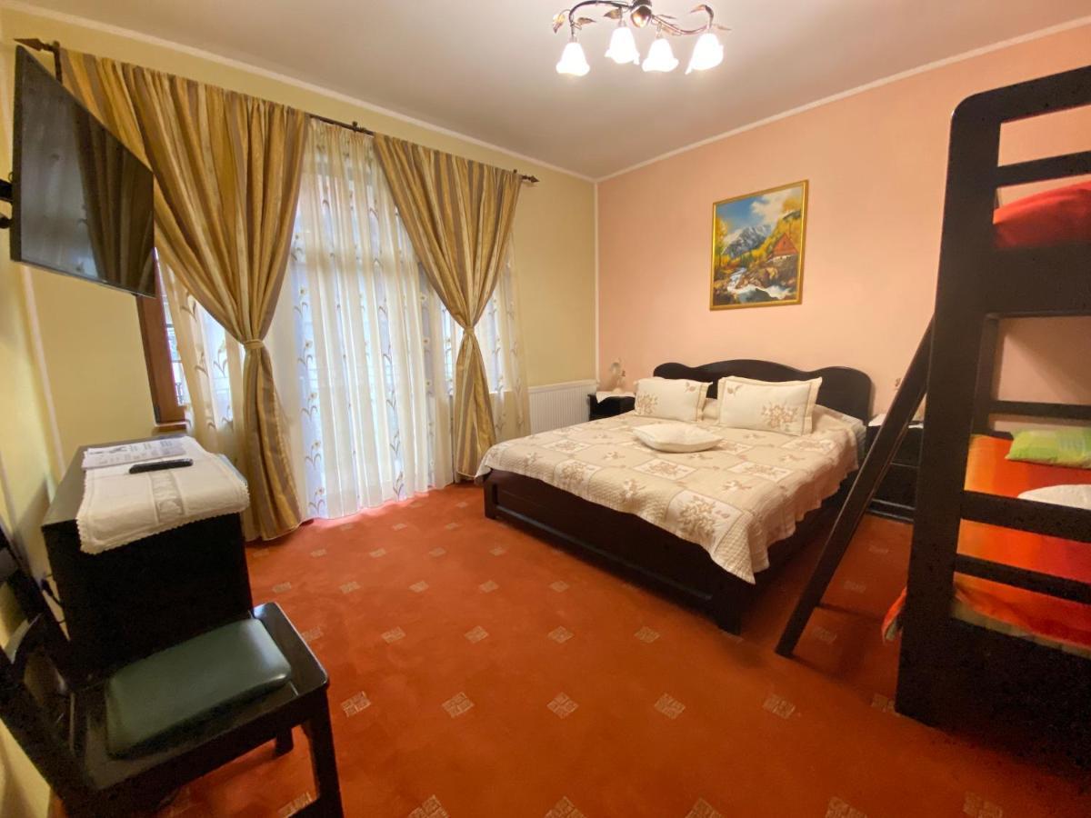 Pensiunea Crocus - Sauna & Billiard Poiana Brasov Bagian luar foto
