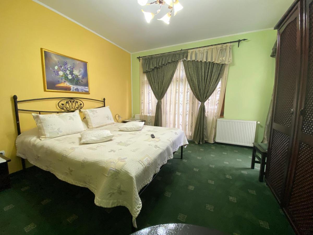 Pensiunea Crocus - Sauna & Billiard Poiana Brasov Bagian luar foto