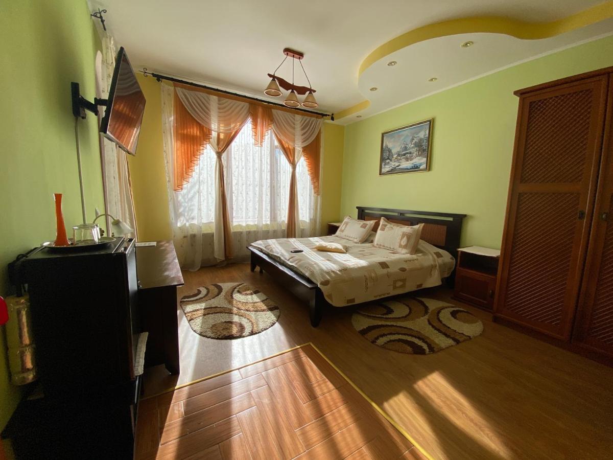 Pensiunea Crocus - Sauna & Billiard Poiana Brasov Bagian luar foto