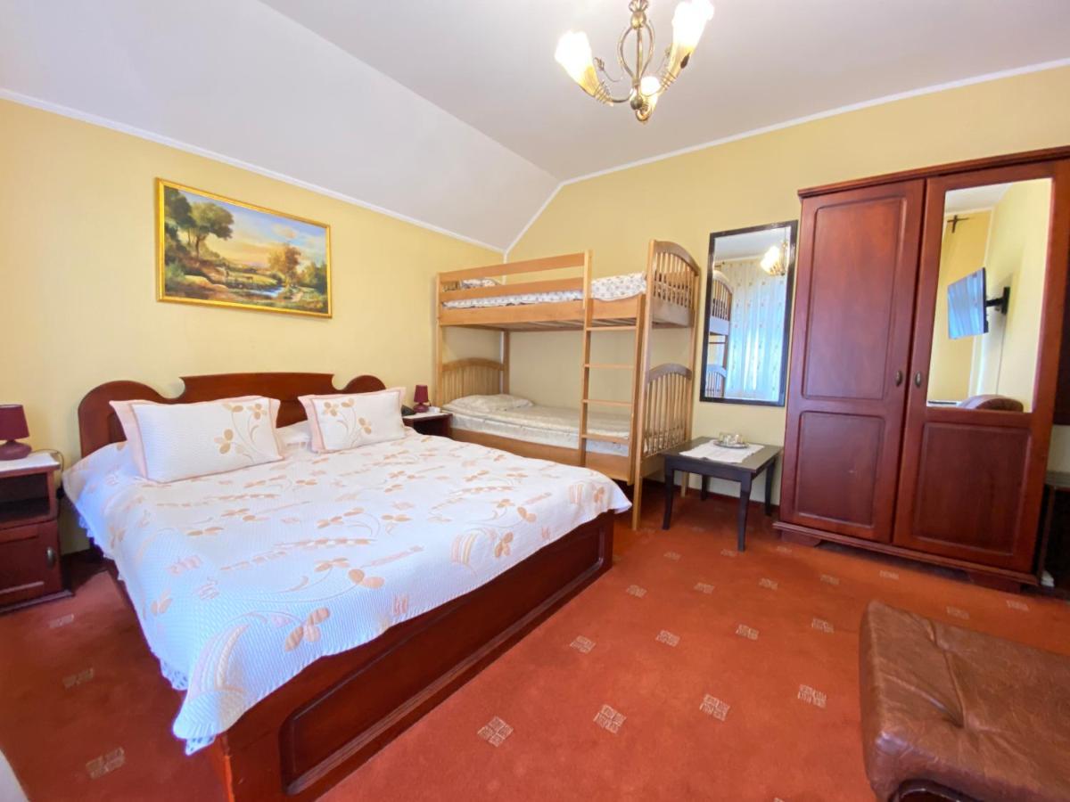 Pensiunea Crocus - Sauna & Billiard Poiana Brasov Bagian luar foto