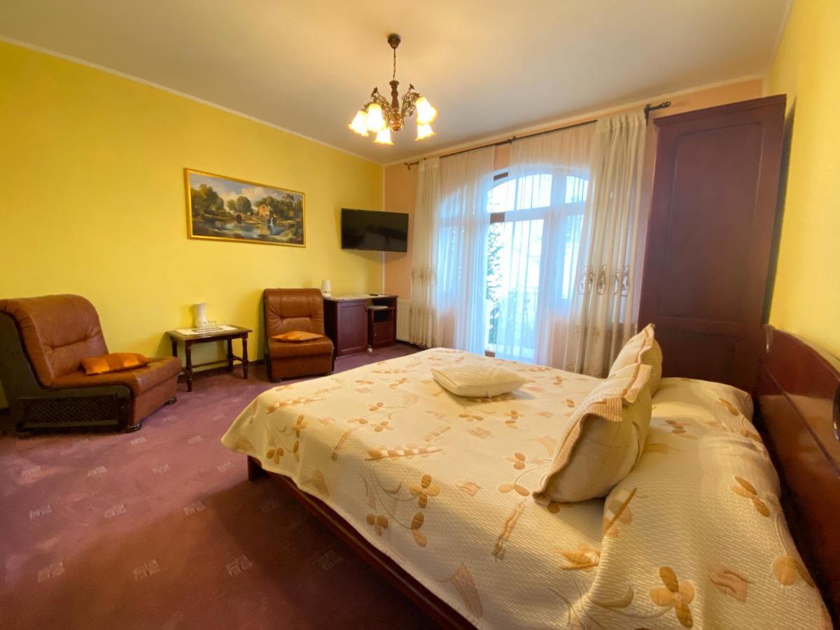 Pensiunea Crocus - Sauna & Billiard Poiana Brasov Bagian luar foto