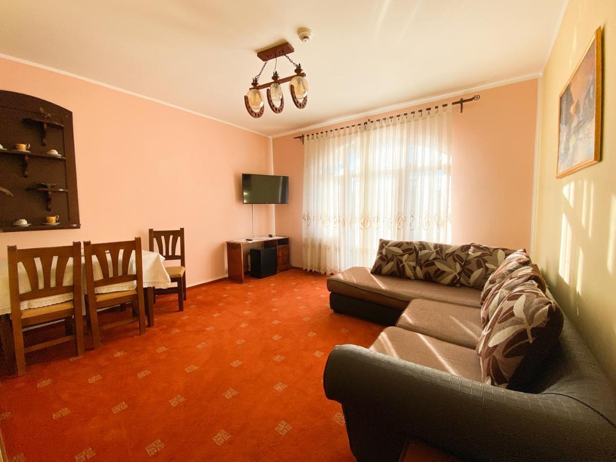 Pensiunea Crocus - Sauna & Billiard Poiana Brasov Bagian luar foto