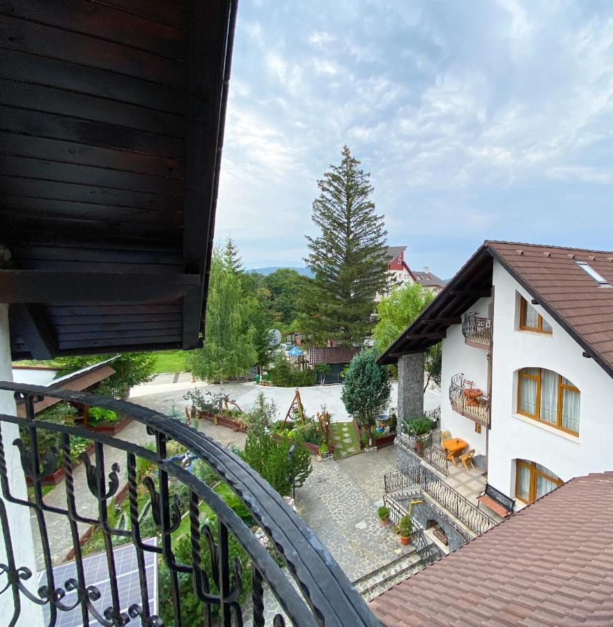 Pensiunea Crocus - Sauna & Billiard Poiana Brasov Bagian luar foto