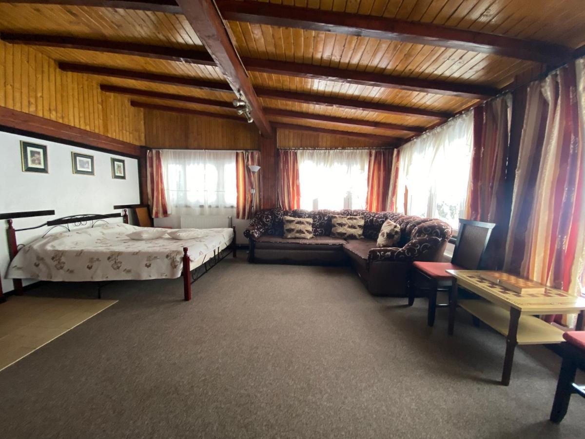 Pensiunea Crocus - Sauna & Billiard Poiana Brasov Bagian luar foto