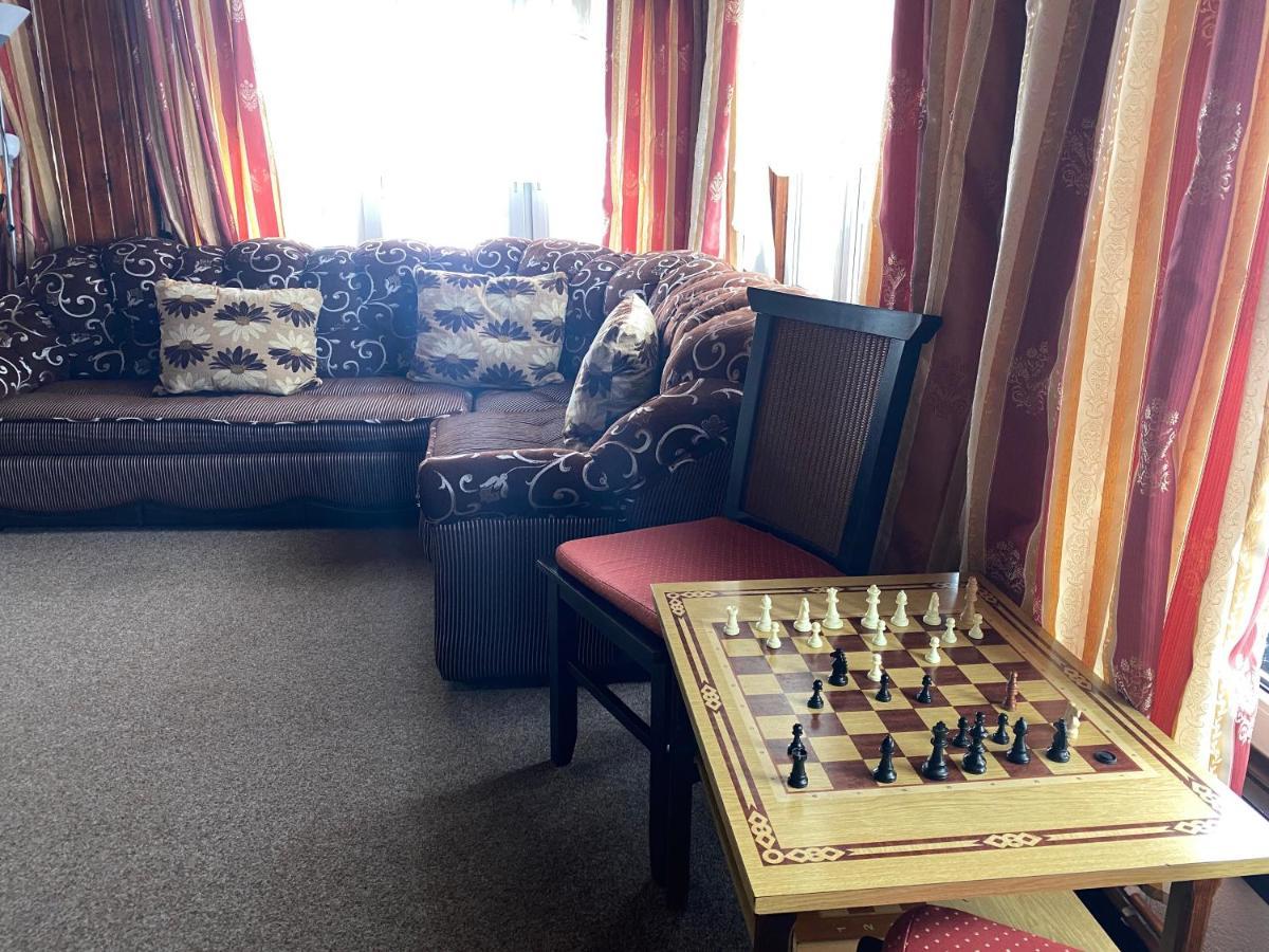 Pensiunea Crocus - Sauna & Billiard Poiana Brasov Bagian luar foto