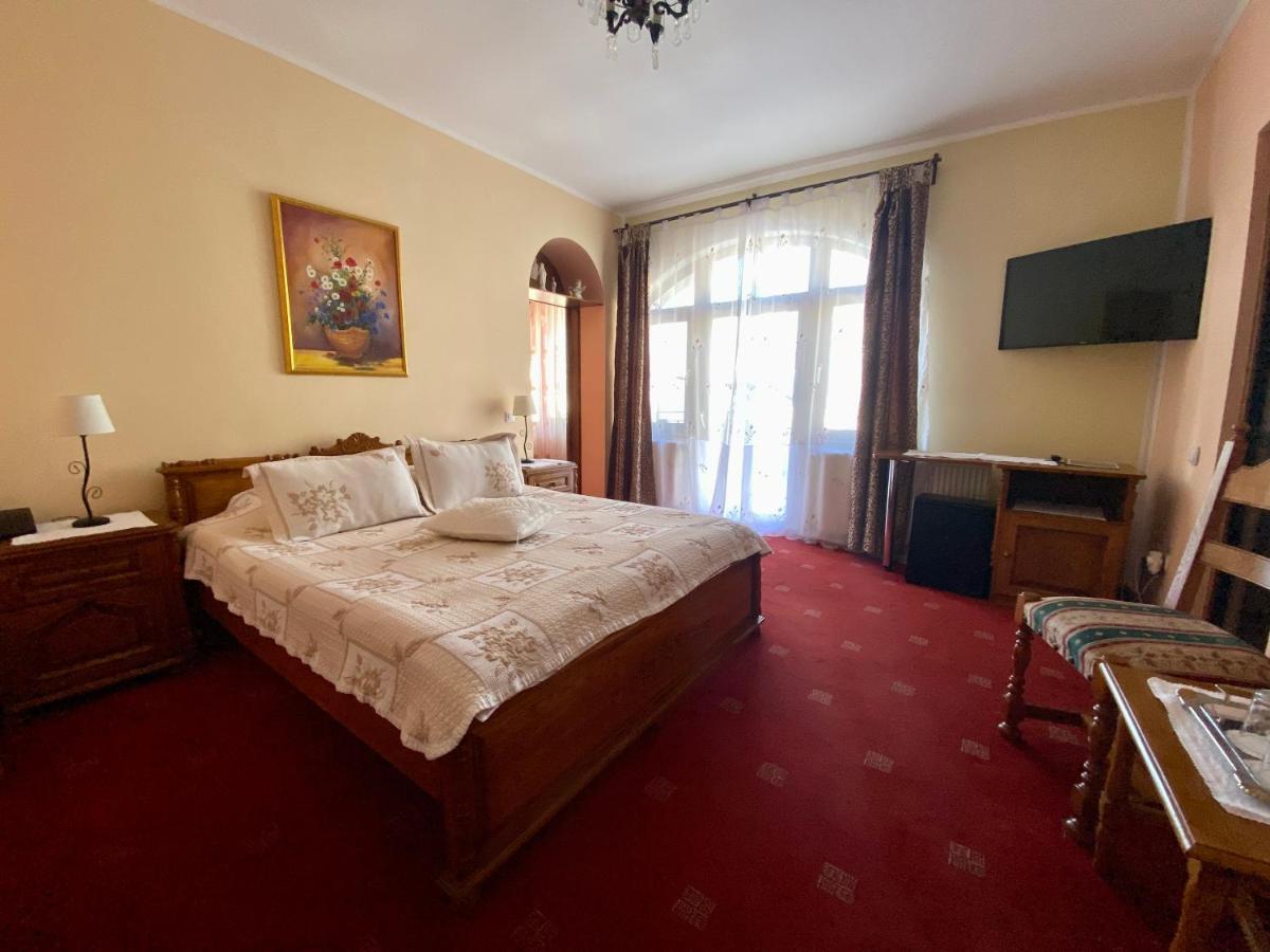 Pensiunea Crocus - Sauna & Billiard Poiana Brasov Bagian luar foto