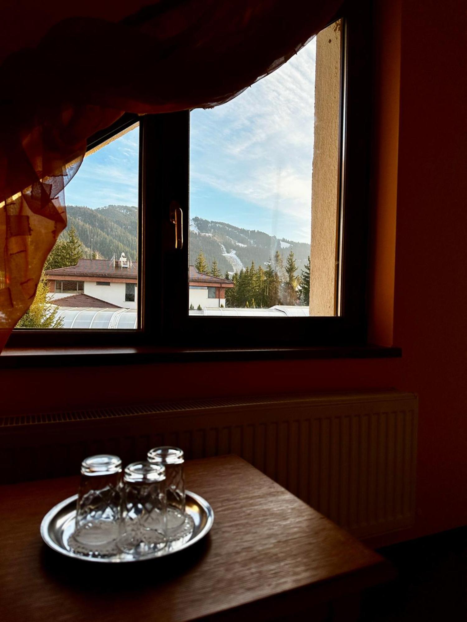 Pensiunea Crocus - Sauna & Billiard Poiana Brasov Bagian luar foto