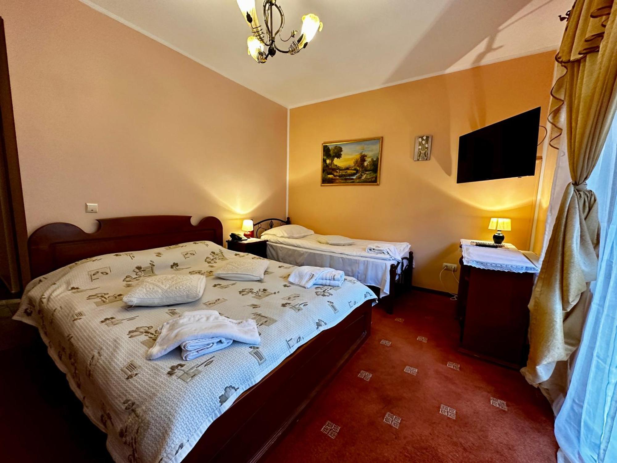 Pensiunea Crocus - Sauna & Billiard Poiana Brasov Bagian luar foto