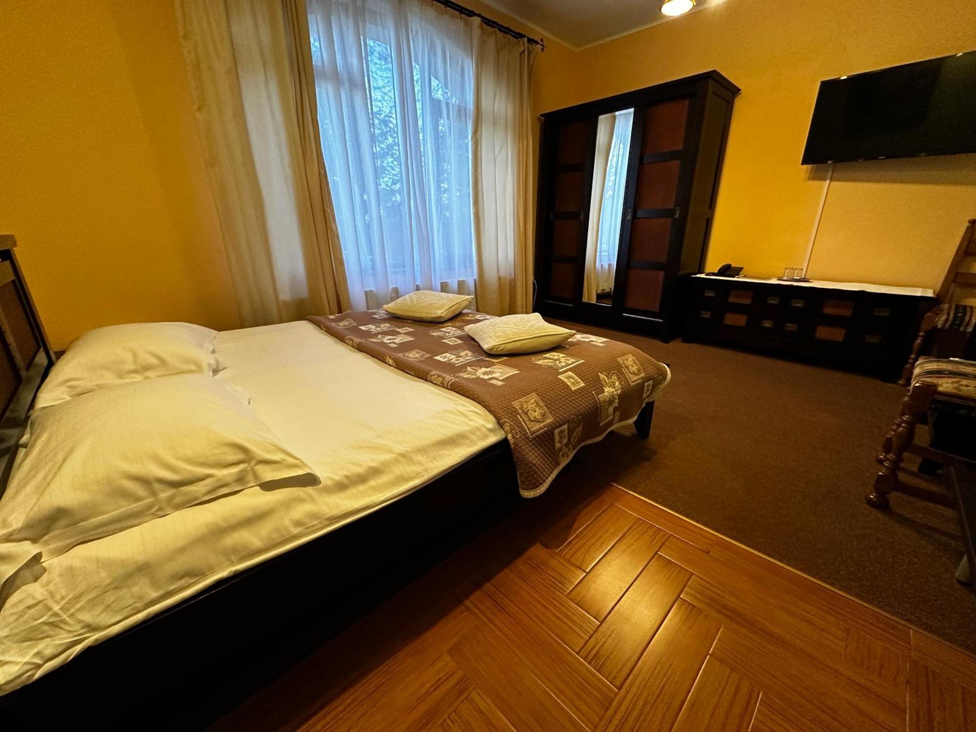 Pensiunea Crocus - Sauna & Billiard Poiana Brasov Bagian luar foto