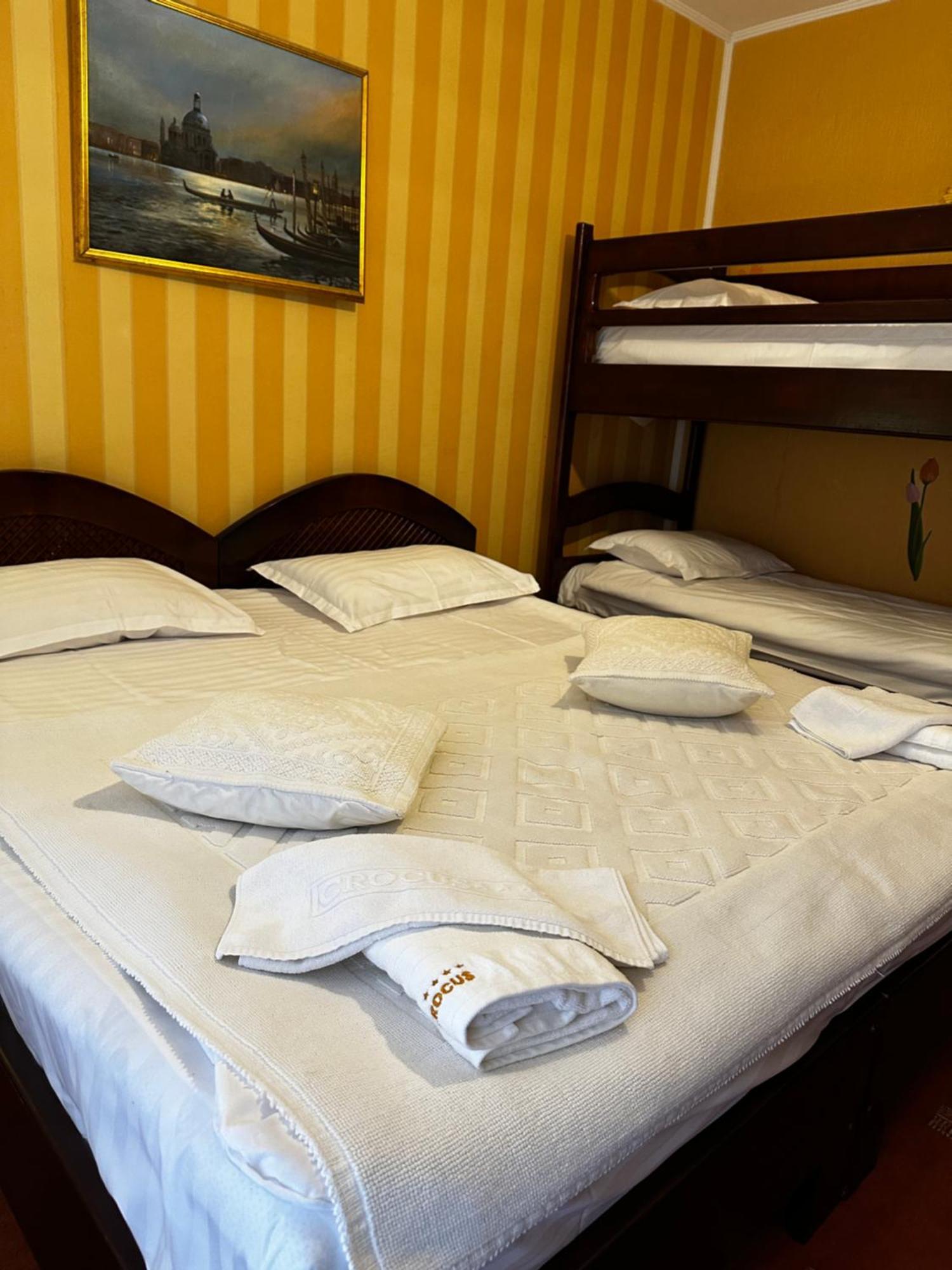 Pensiunea Crocus - Sauna & Billiard Poiana Brasov Bagian luar foto