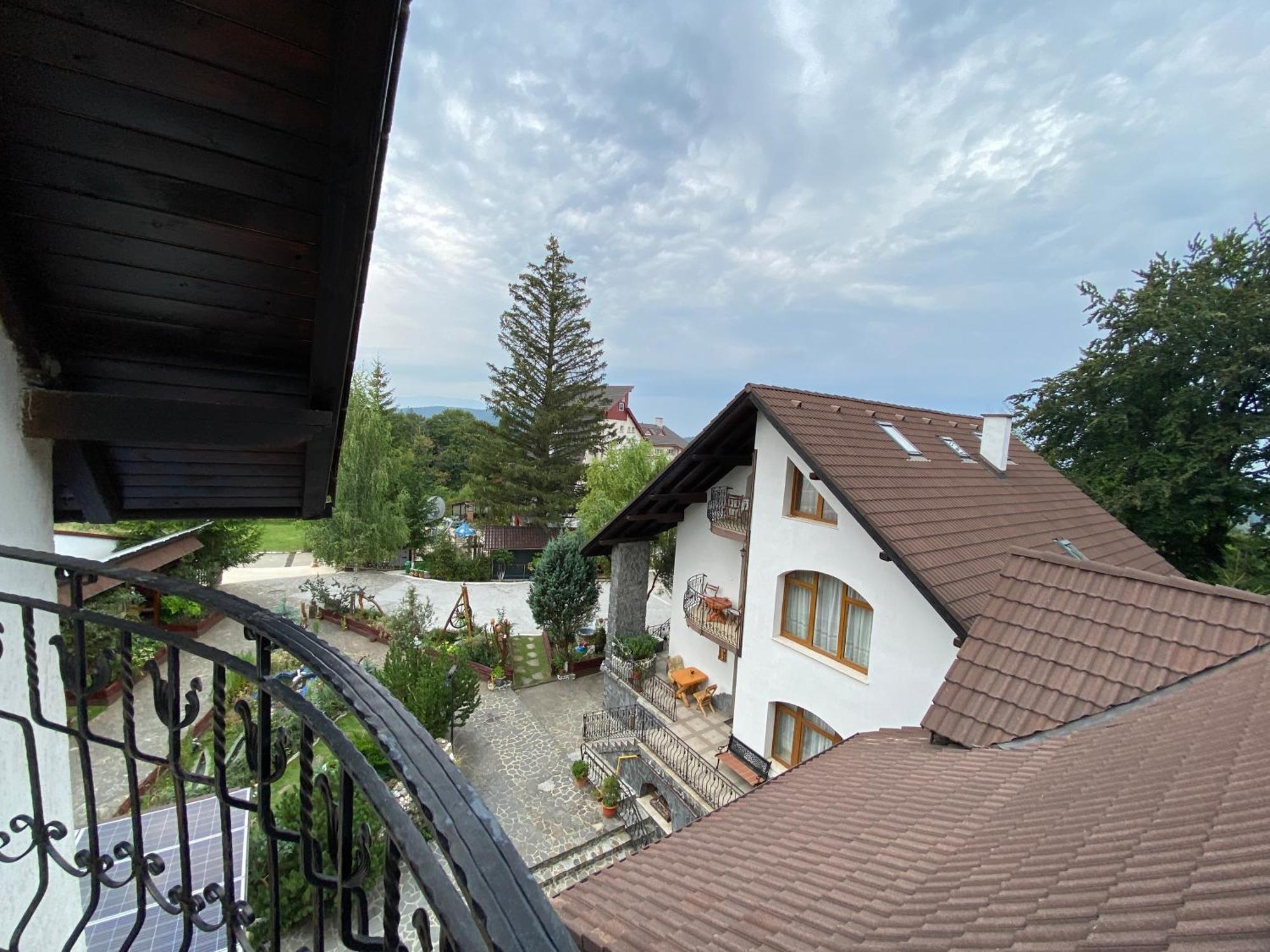Pensiunea Crocus - Sauna & Billiard Poiana Brasov Ruang foto