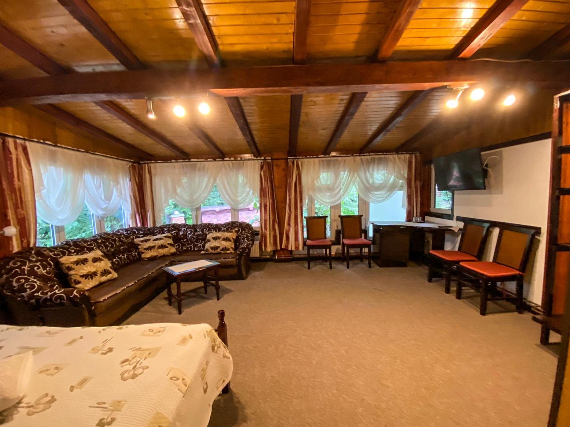 Pensiunea Crocus - Sauna & Billiard Poiana Brasov Ruang foto